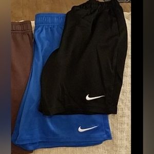 2 pairs of Nike shorts